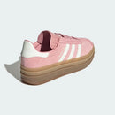 Adidas Gazelle Bold, color malva, blanco roto y goma