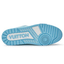 Zapatillas Louis Vuitton «LV» con el motivo Monogram en blanco y azul cielo