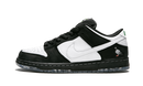 Nike SB Dunk Low Staple Panda Pigeon