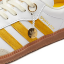 Adidas Samba «OG» en blanco deportivo y blanco intenso con detalles dorados llamativos