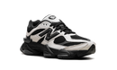 New Balance 9060 Blanco roto y negro