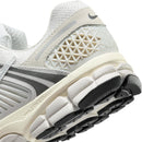 Nike Air Zoom Vomero 5 en tono platino