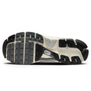 Nike Air Zoom Vomero 5 en tono platino