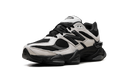 New Balance 9060 Blanco roto y negro